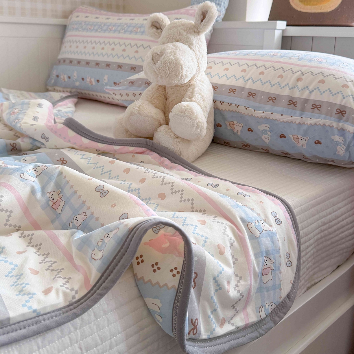 91家纺网 家纺一手货源 找家纺 觅糖家纺 2026新款针织云柔大豆夏被夏凉被空调被 奶糖兔