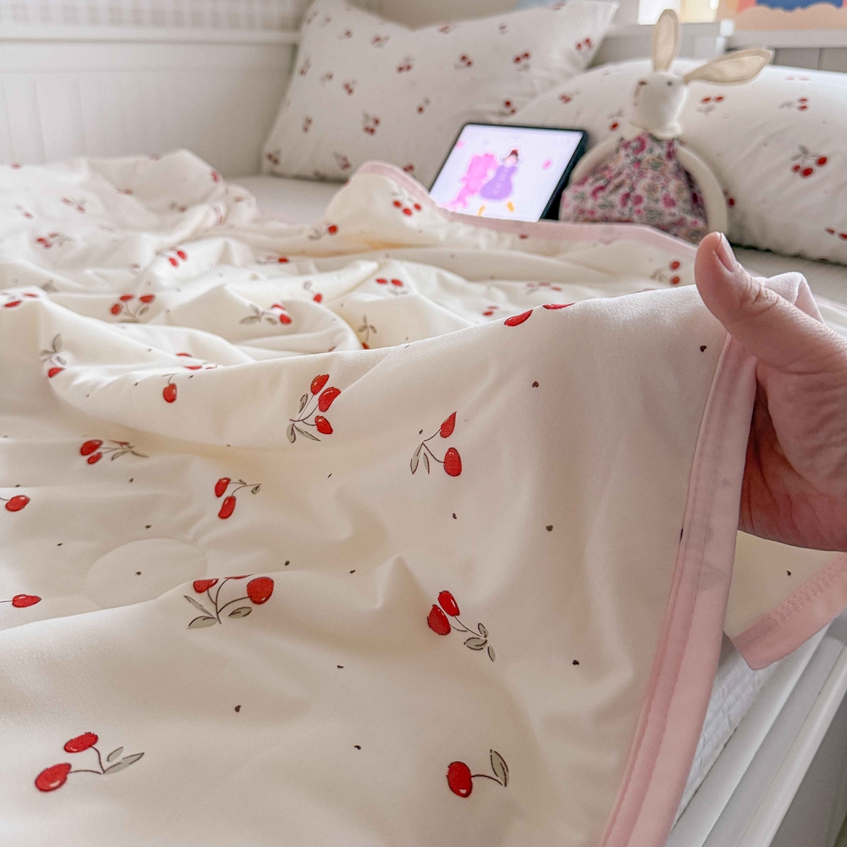 91家纺网 家纺一手货源 找家纺 觅糖家纺 2026新款针织云柔大豆夏被夏凉被空调被 甜甜樱桃