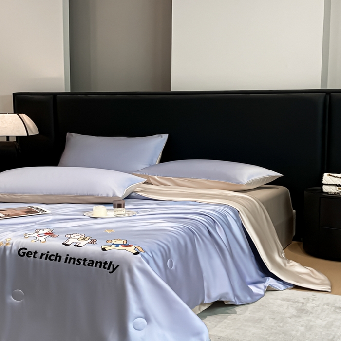 91家纺网 家纺一手货源 找家纺 利欧 2026新款水洗天丝刺绣夏被四件套-马上有钱 马上有钱-紫灰+梧桐