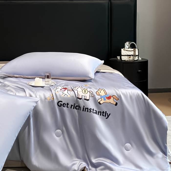 91家纺网 家纺一手货源 找家纺 利欧 2026新款水洗天丝刺绣夏被四件套-马上有钱 马上有钱-紫灰+梧桐