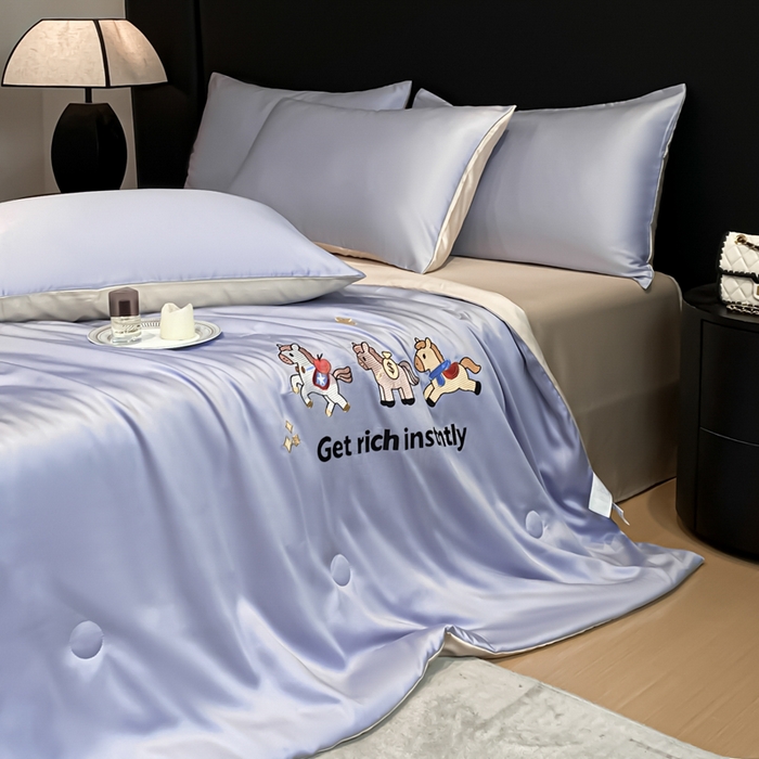 91家纺网 家纺一手货源 找家纺 利欧 2026新款水洗天丝刺绣夏被四件套-马上有钱 马上有钱-紫灰+梧桐