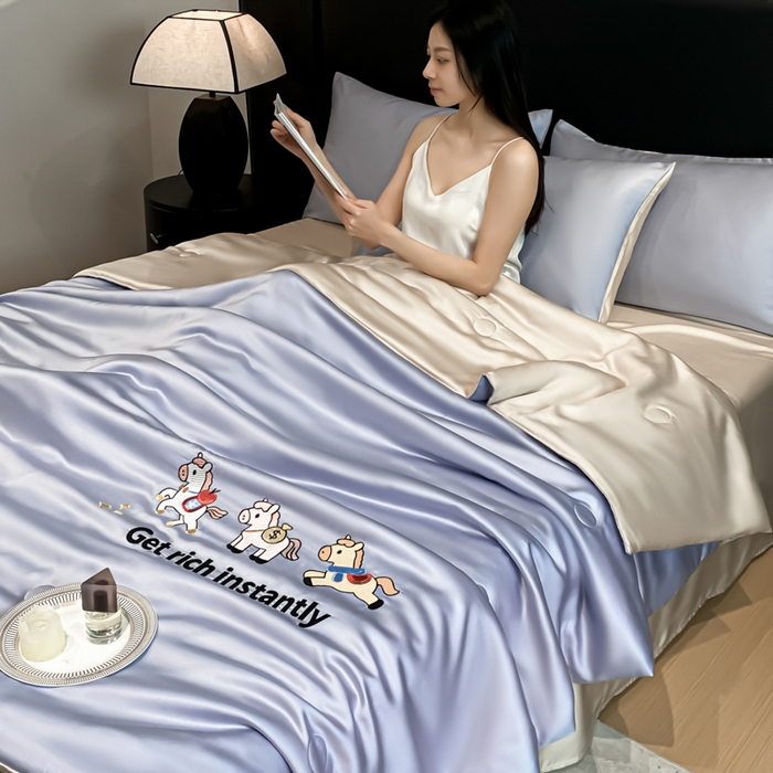 91家纺网 家纺一手货源 找家纺 利欧 2026新款水洗天丝刺绣夏被四件套-马上有钱 马上有钱-紫灰+梧桐