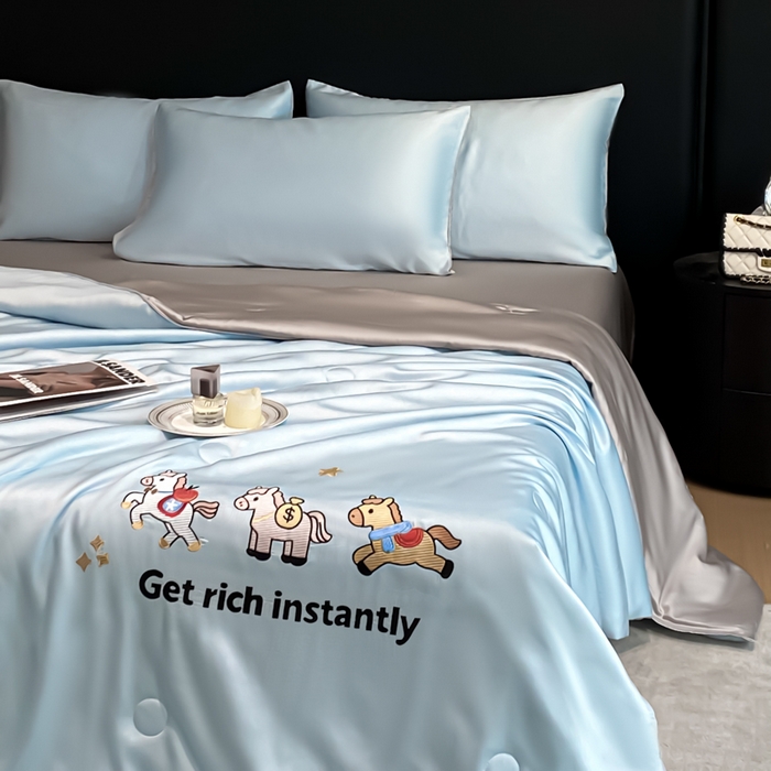 91家纺网 家纺一手货源 找家纺 利欧 2026新款水洗天丝刺绣夏被四件套-马上有钱 马上有钱-月光蓝+山灰