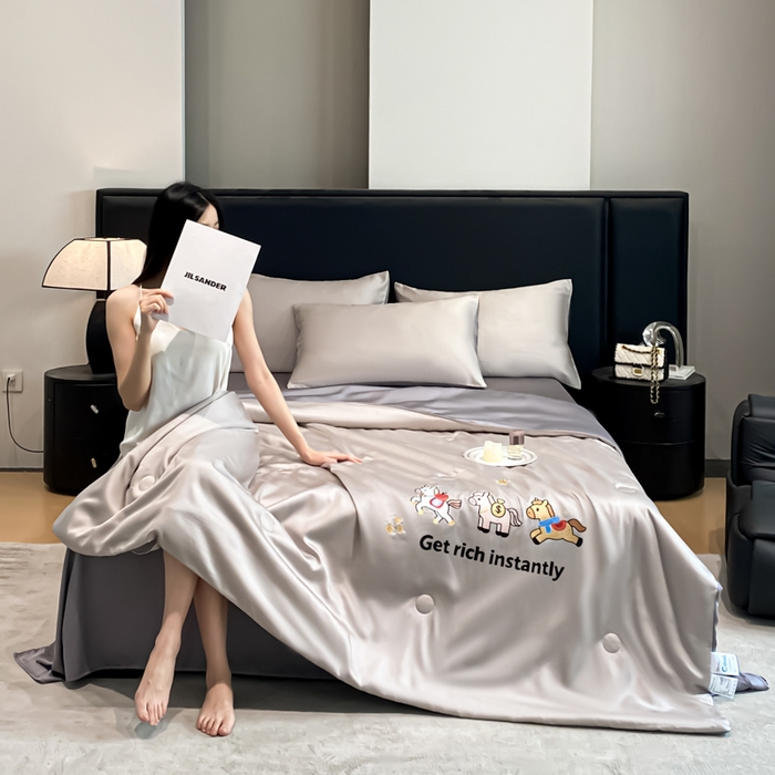 91家纺网 家纺一手货源 找家纺 利欧 2026新款水洗天丝刺绣夏被四件套-马上有钱 马上有钱-山灰+摩卡灰