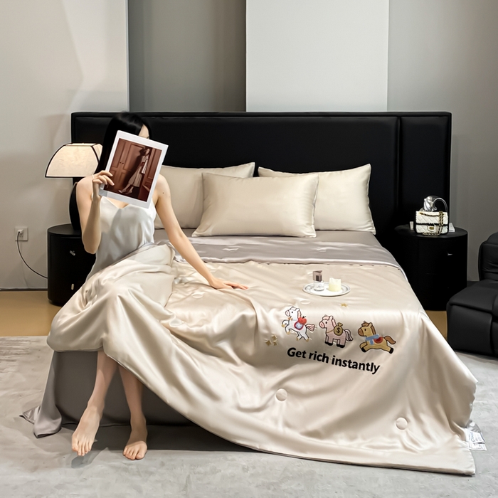 91家纺网 家纺一手货源 找家纺 利欧 2026新款水洗天丝刺绣夏被四件套-马上有钱 马上有钱-梧桐+山灰