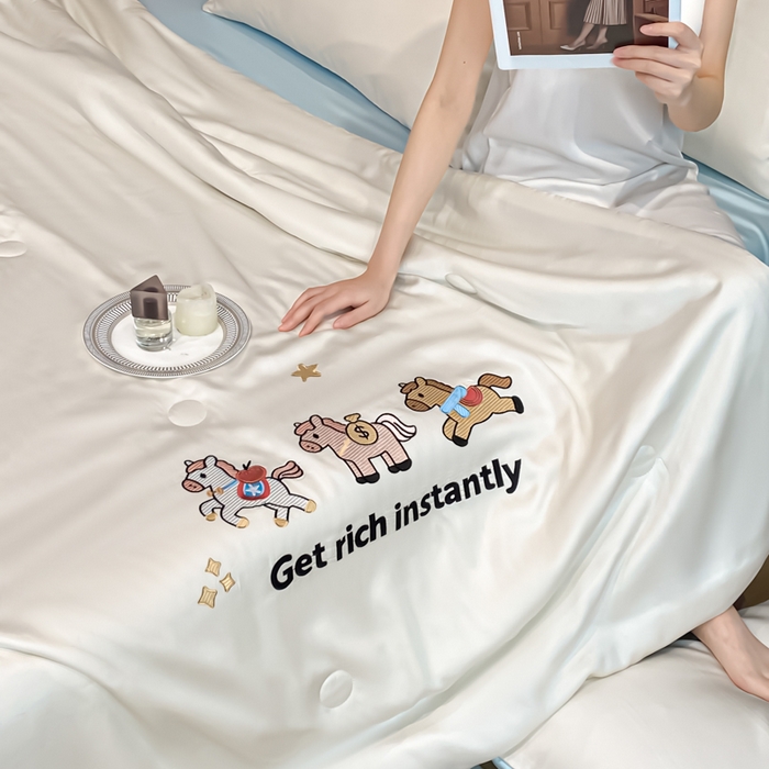 91家纺网 家纺一手货源 找家纺 利欧 2026新款水洗天丝刺绣夏被四件套-马上有钱 马上有钱-白蓝