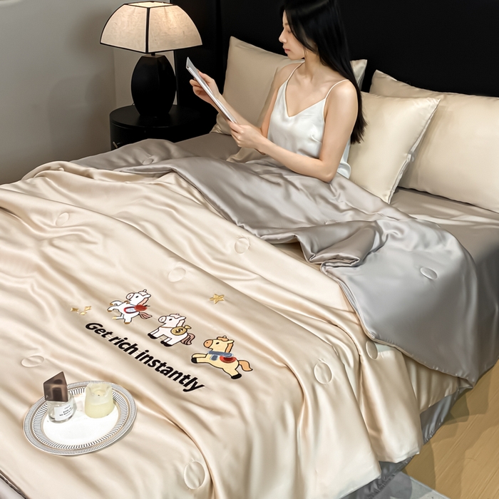 91家纺网 家纺一手货源 找家纺 利欧 2026新款水洗天丝刺绣夏被四件套-马上有钱 马上有钱-梧桐+山灰