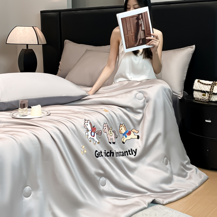 91家纺网 家纺一手货源 找家纺 利欧 2026新款水洗天丝刺绣夏被四件套-马上有钱 马上有钱-山灰+摩卡灰