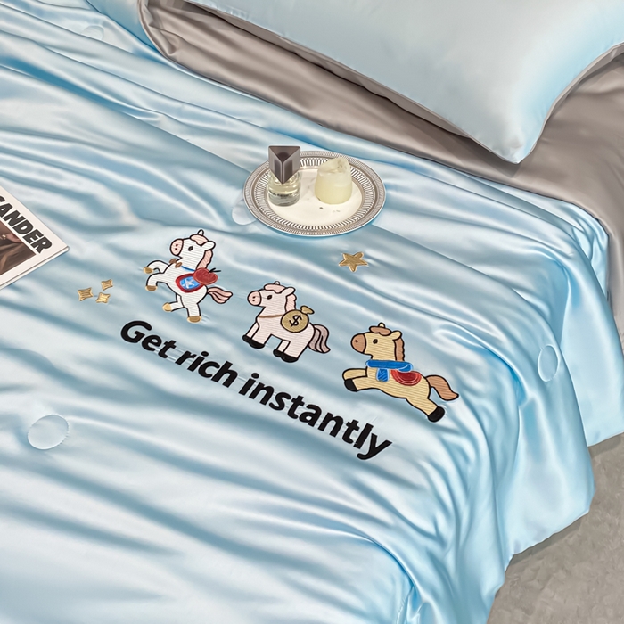 91家纺网 家纺一手货源 找家纺 利欧 2026新款水洗天丝刺绣夏被四件套-马上有钱 马上有钱-月光蓝+山灰