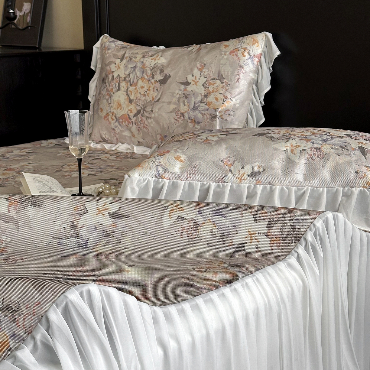 91家纺网 家纺一手货源 找家纺 JUICY 橘滋家纺 2026新款法式复古床裙冰丝席凉席席子 翡冷翠之梦