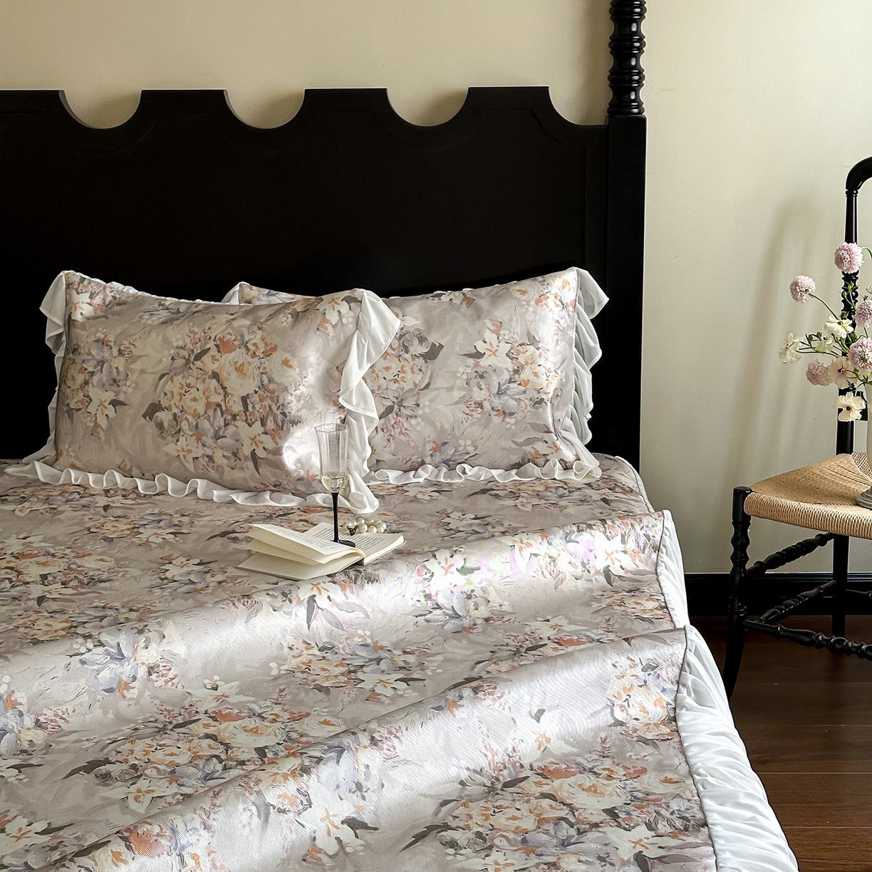 91家纺网 家纺一手货源 找家纺 JUICY 橘滋家纺 2026新款法式复古床裙冰丝席凉席席子 翡冷翠之梦