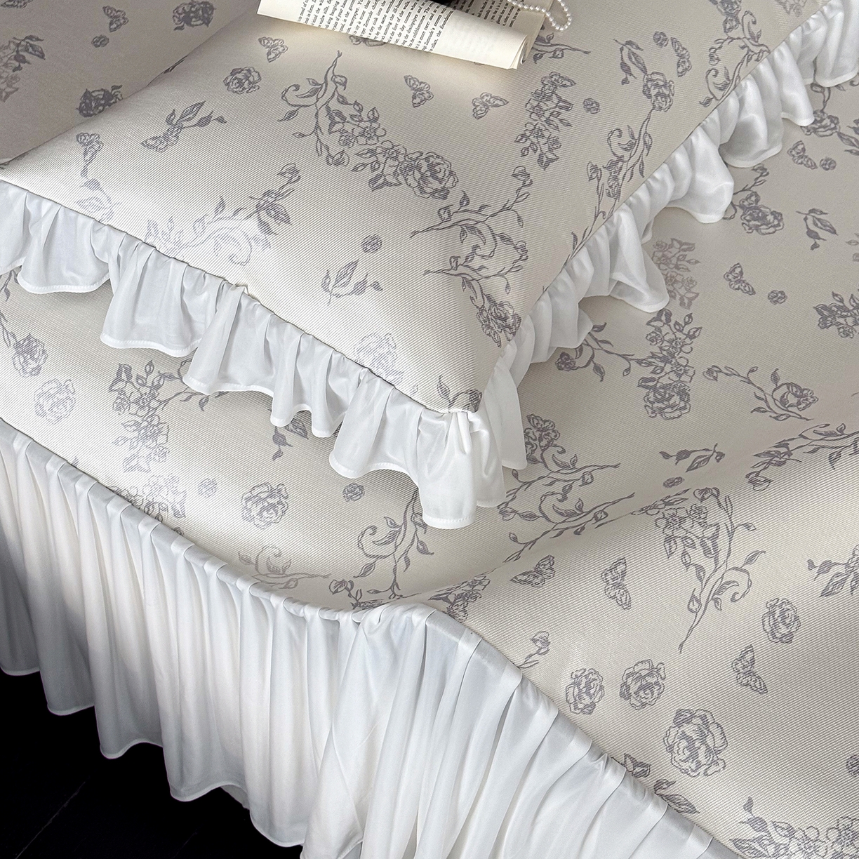 91家纺网 家纺一手货源 找家纺 JUICY 橘滋家纺 2026新款法式复古床裙冰丝席凉席席子 雾绘