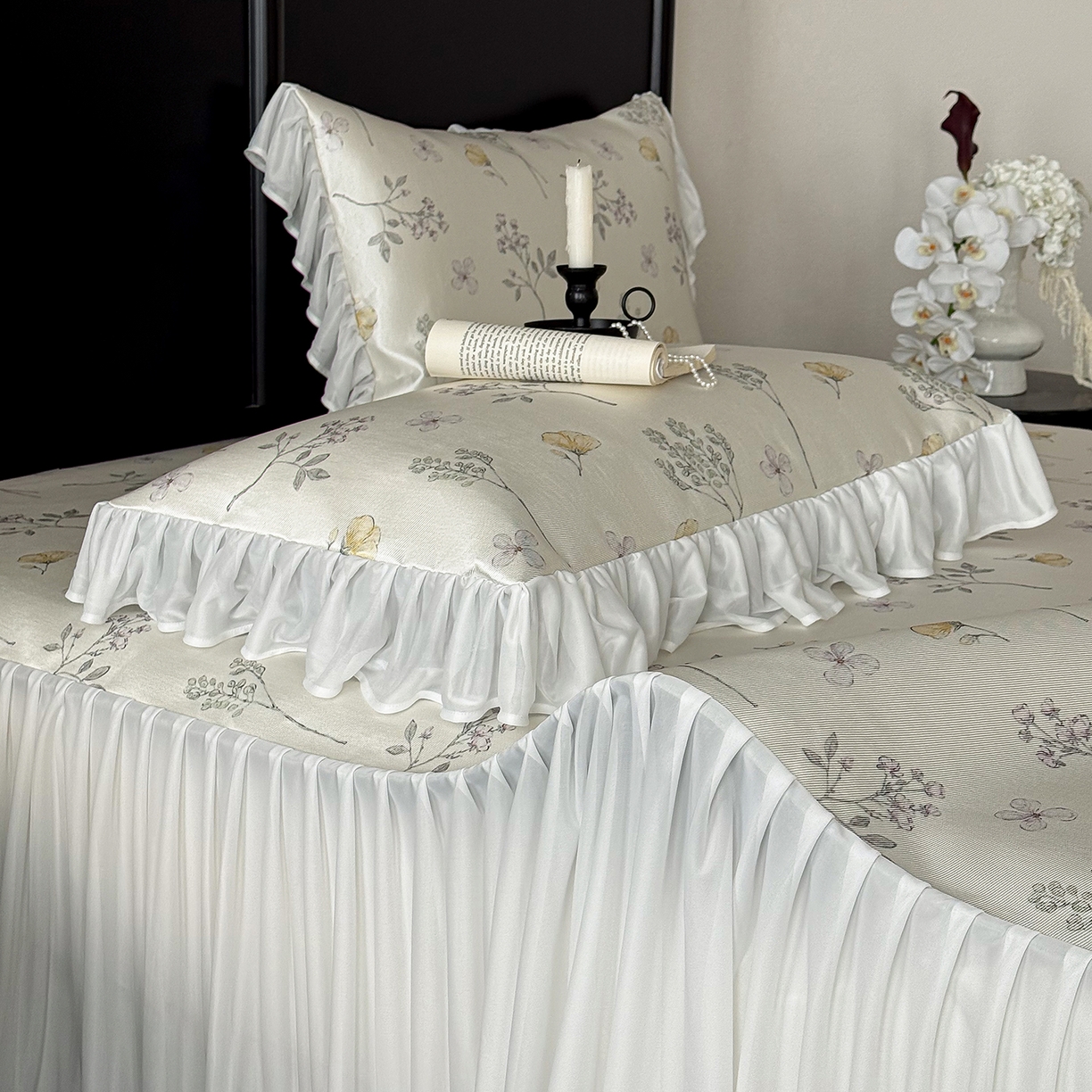 91家纺网 家纺一手货源 找家纺 JUICY 橘滋家纺 2026新款法式复古床裙冰丝席凉席席子 叶间小夜曲