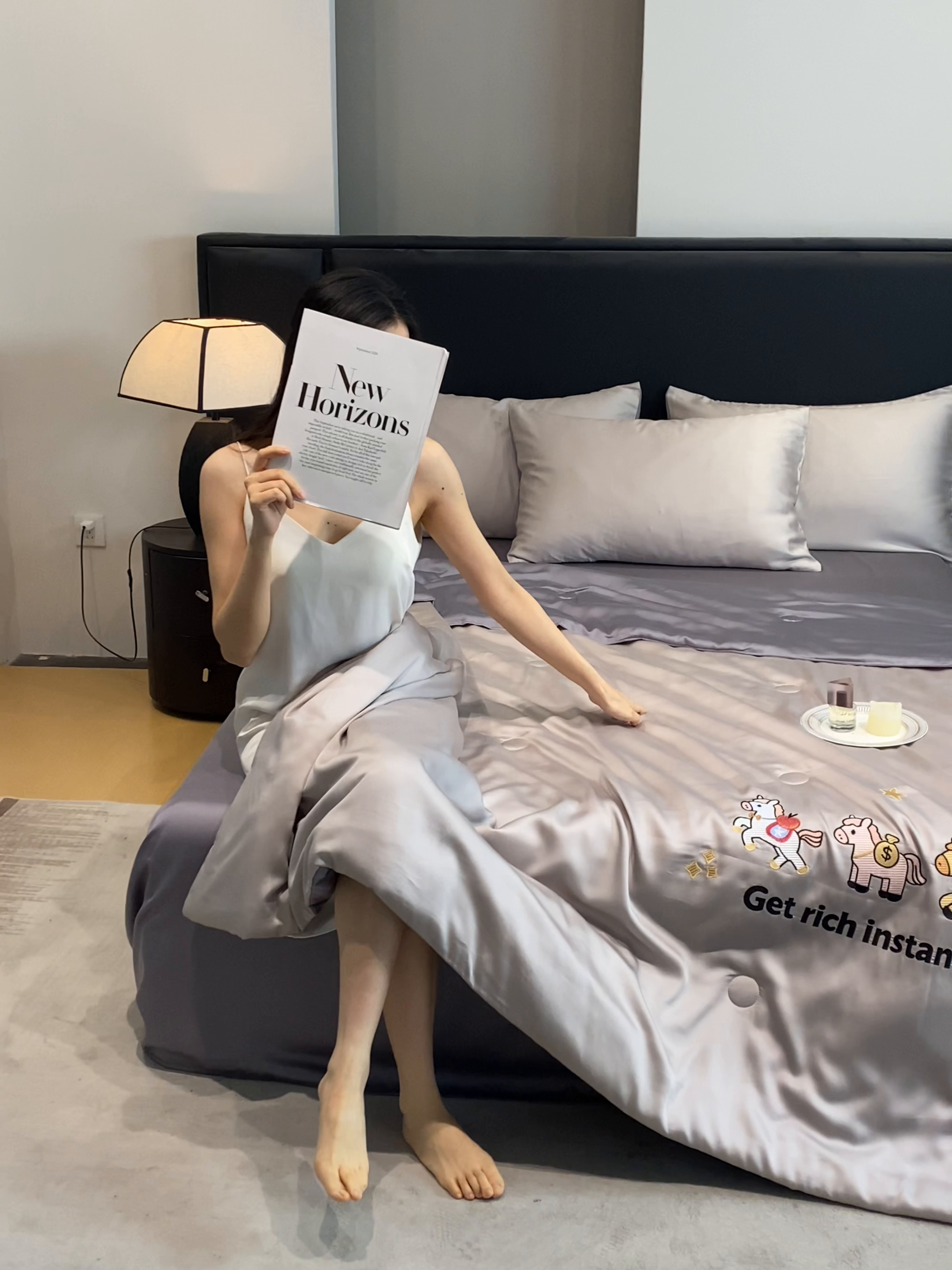 91家纺网 家纺一手货源 找家纺 利欧 2026新款水洗天丝刺绣夏被四件套-马上有钱 马上有钱-山灰+摩卡灰