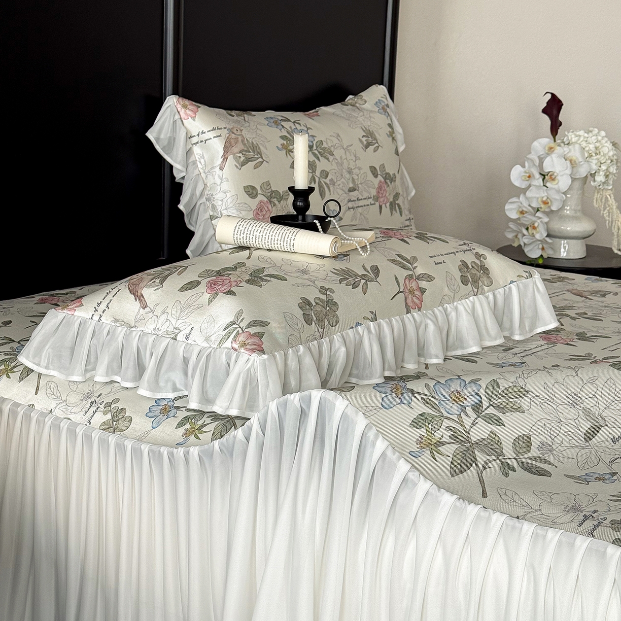 91家纺网 家纺一手货源 找家纺 JUICY 橘滋家纺 2026新款法式复古床裙冰丝席凉席席子 维多利亚花园手扎