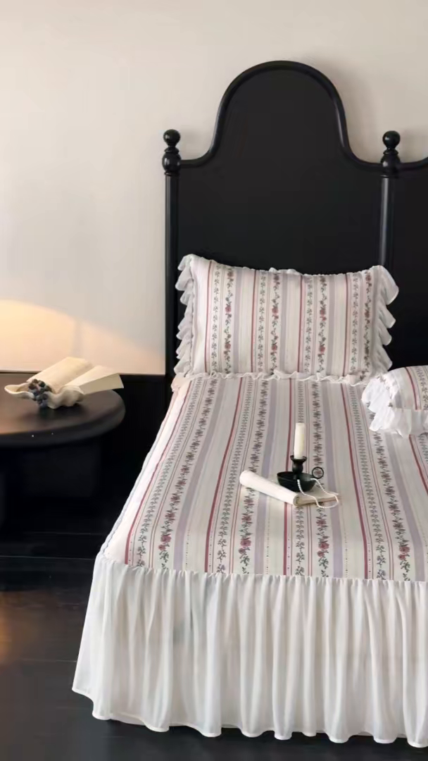 91家纺网 家纺一手货源 找家纺 JUICY 橘滋家纺 2026新款法式复古床裙冰丝席凉席席子 紫藤垂帘