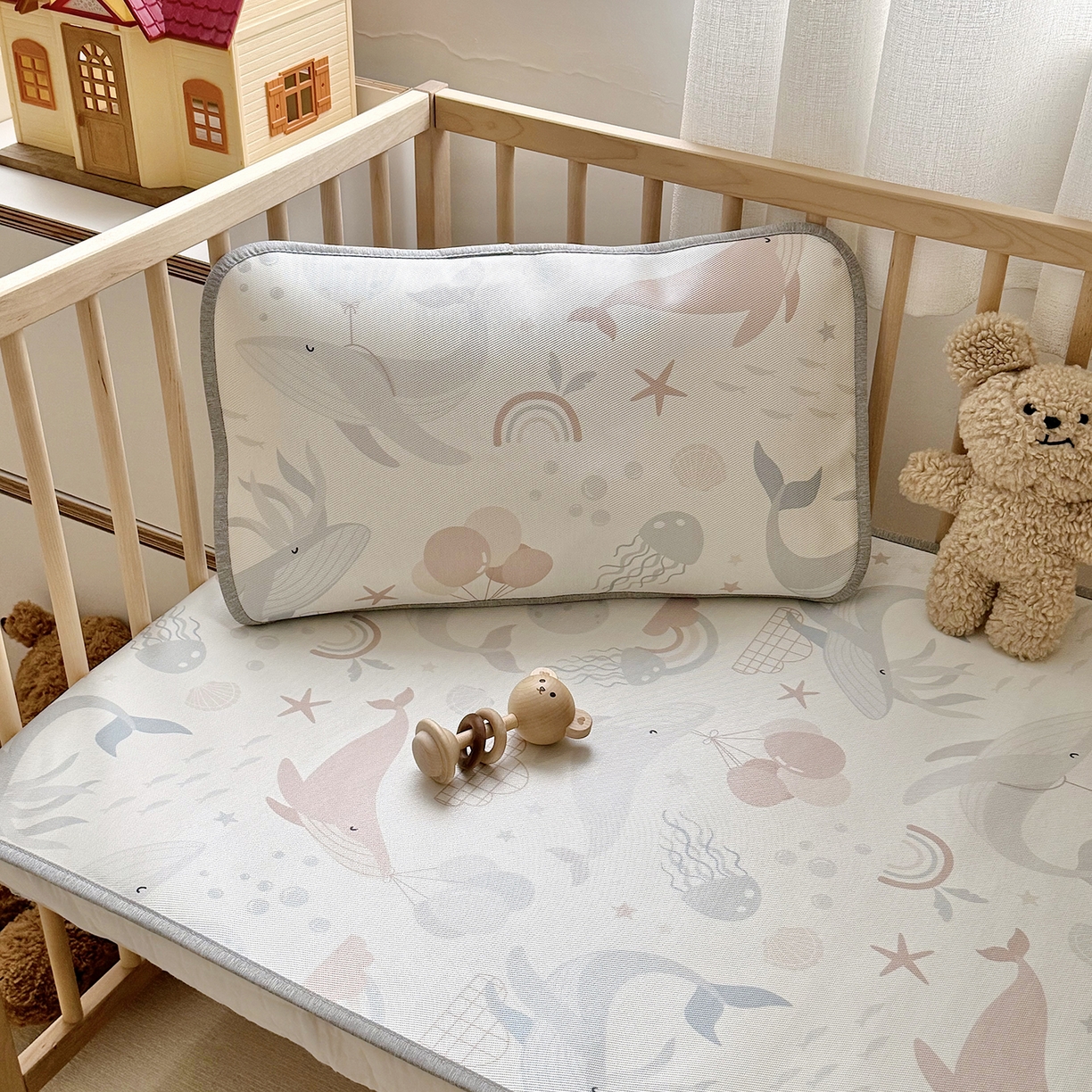 91家纺网 家纺一手货源 找家纺 JUICY 橘滋家纺 2026新款A类北欧简约数码印花婴童冰丝席凉席 鲸尾摇凉