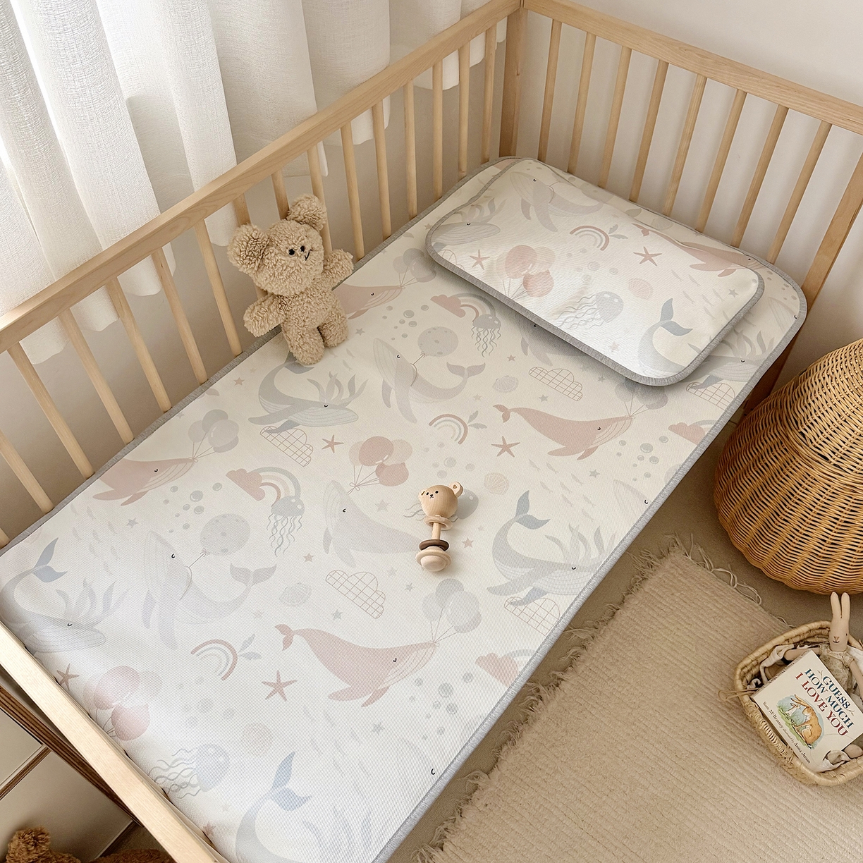 91家纺网 家纺一手货源 找家纺 JUICY 橘滋家纺 2026新款A类北欧简约数码印花婴童冰丝席凉席 鲸尾摇凉