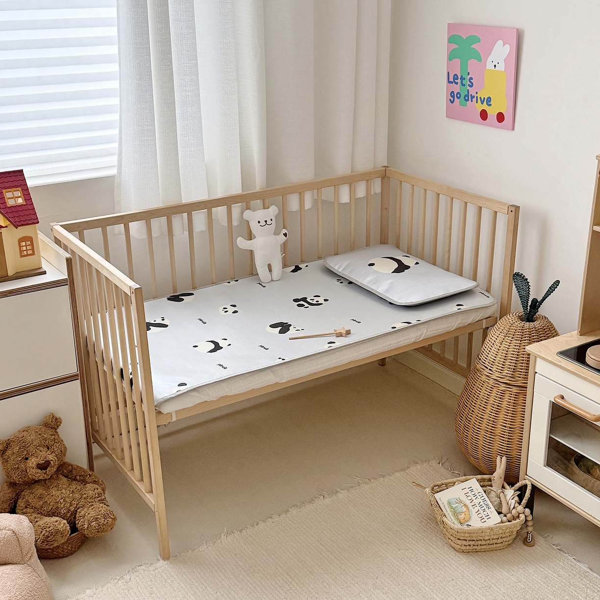 91家纺网 家纺一手货源 找家纺 JUICY 橘滋家纺 2026新款A类北欧简约数码印花婴童冰丝席凉席 翻滚熊猫