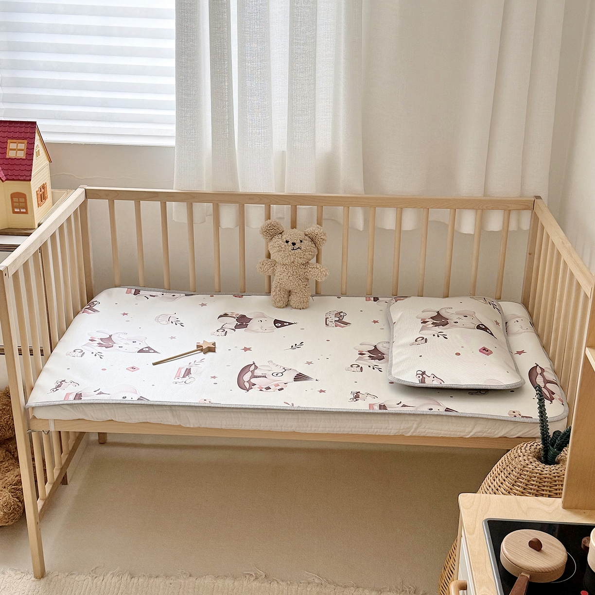 91家纺网 家纺一手货源 找家纺 JUICY 橘滋家纺 2026新款A类北欧简约数码印花婴童冰丝席凉席 蓬蓬象乐园