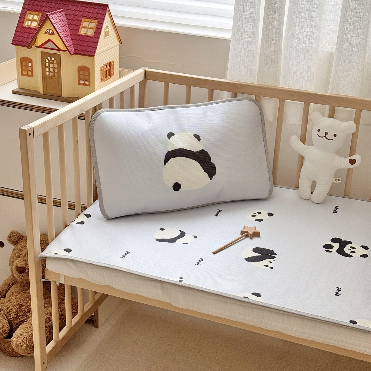 91家纺网 家纺一手货源 找家纺 JUICY 橘滋家纺 2026新款A类北欧简约数码印花婴童冰丝席凉席 翻滚熊猫