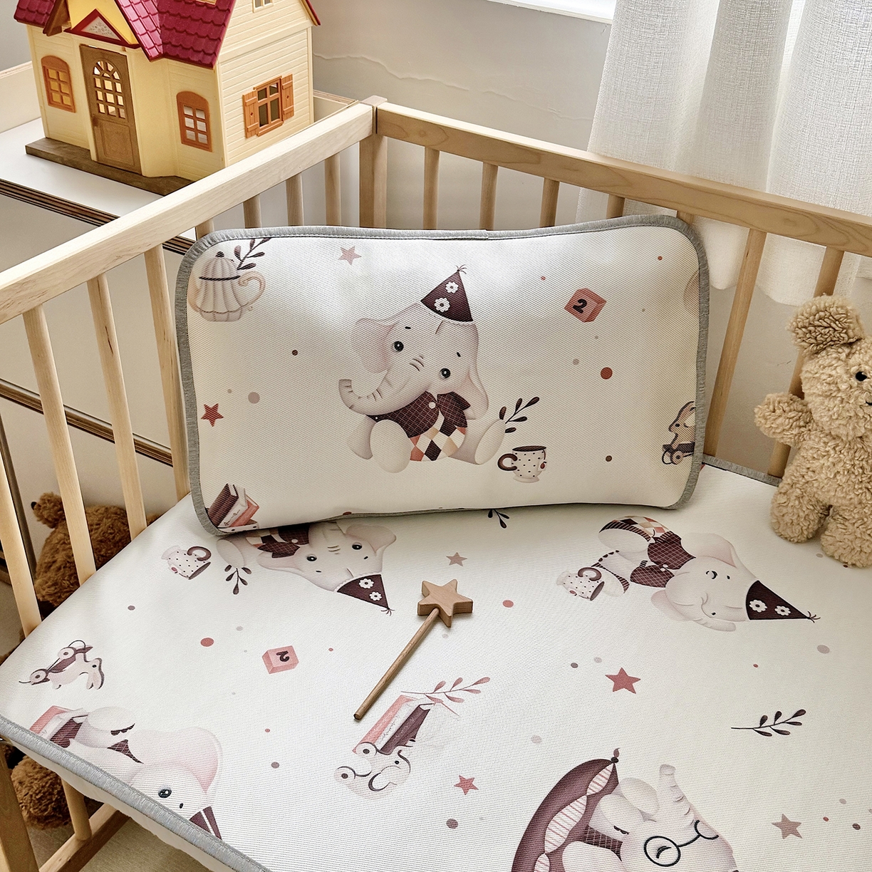 91家纺网 家纺一手货源 找家纺 JUICY 橘滋家纺 2026新款A类北欧简约数码印花婴童冰丝席凉席 蓬蓬象乐园