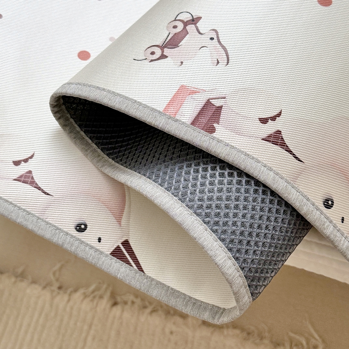 91家纺网 家纺一手货源 找家纺 JUICY 橘滋家纺 2026新款A类北欧简约数码印花婴童冰丝席凉席 蓬蓬象乐园