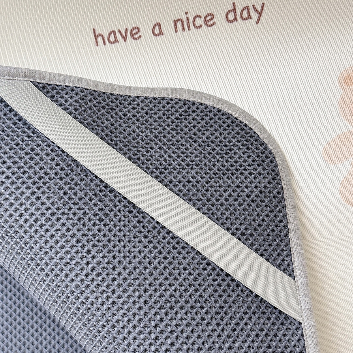 91家纺网 家纺一手货源 找家纺 JUICY 橘滋家纺 2026新款A类北欧简约数码印花婴童冰丝席凉席 木马小熊