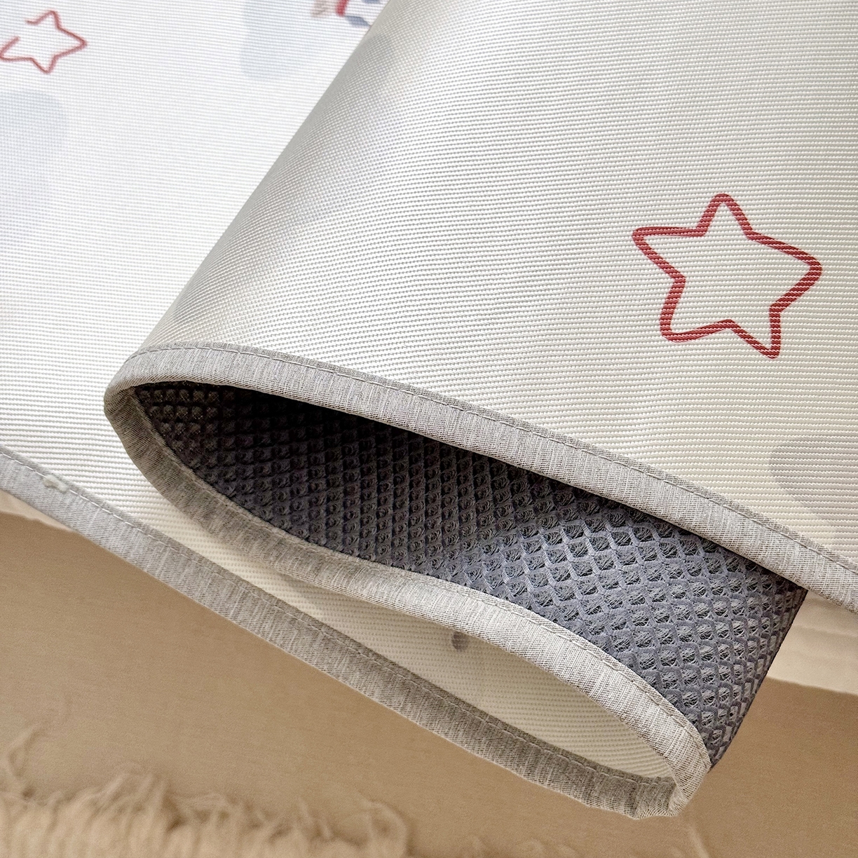 91家纺网 家纺一手货源 找家纺 JUICY 橘滋家纺 2026新款A类北欧简约数码印花婴童冰丝席凉席 天空之城