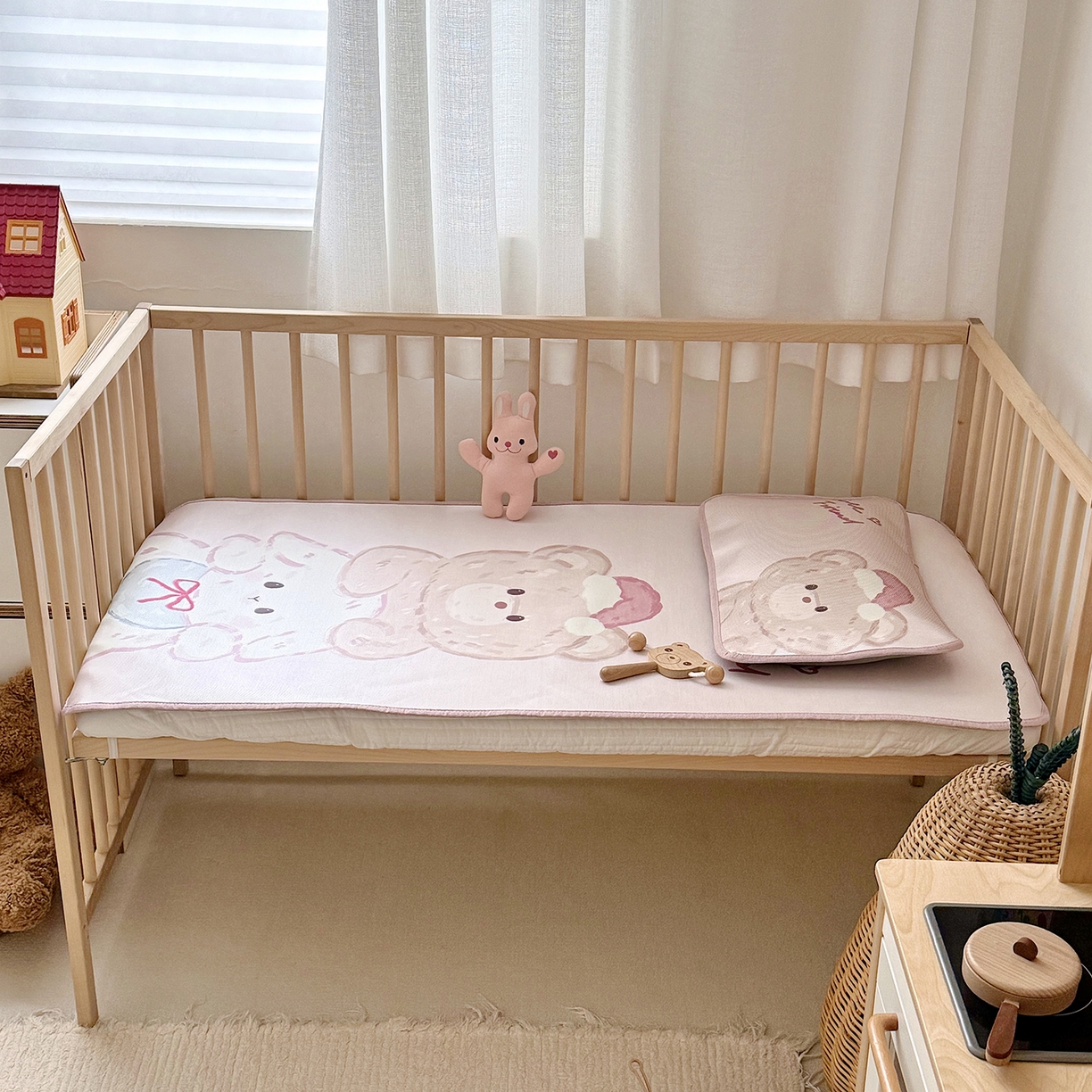 91家纺网 家纺一手货源 找家纺 JUICY 橘滋家纺 2026新款A类北欧简约数码印花婴童冰丝席凉席 叠叠乐园