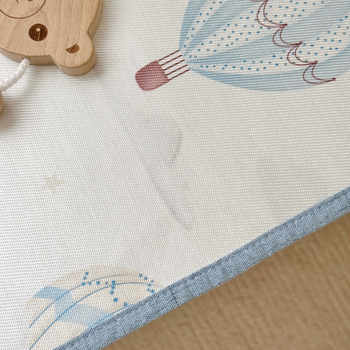 91家纺网 家纺一手货源 找家纺 JUICY 橘滋家纺 2026新款A类北欧简约数码印花婴童冰丝席凉席 奇幻之旅