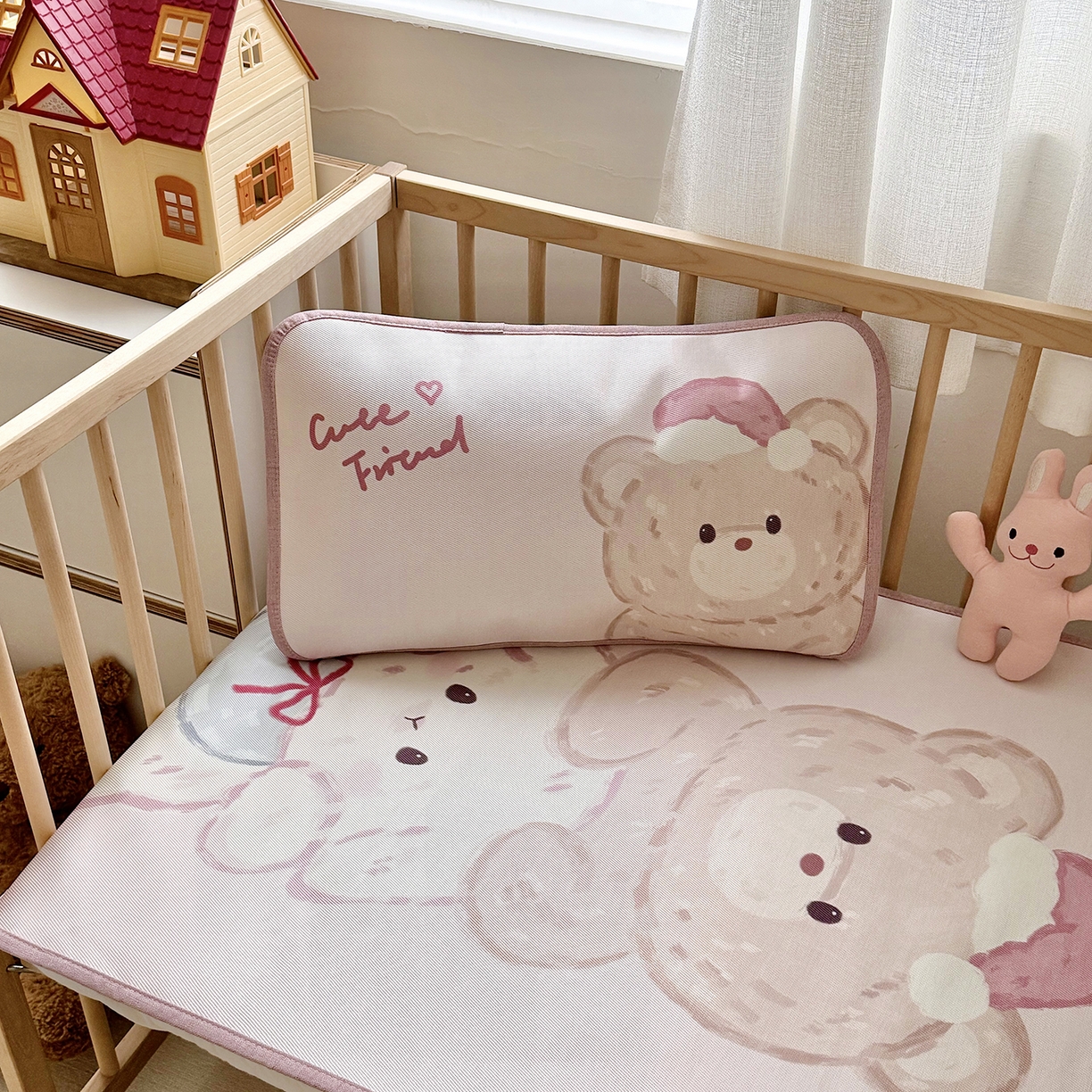 91家纺网 家纺一手货源 找家纺 JUICY 橘滋家纺 2026新款A类北欧简约数码印花婴童冰丝席凉席 叠叠乐园