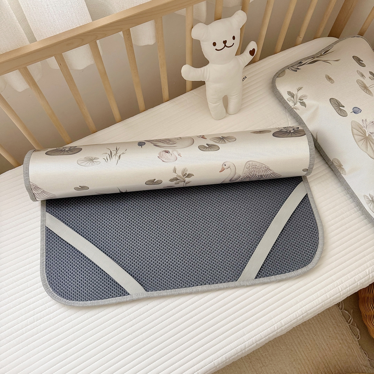 91家纺网 家纺一手货源 找家纺 JUICY 橘滋家纺 2026新款A类北欧简约数码印花婴童冰丝席凉席 野趣