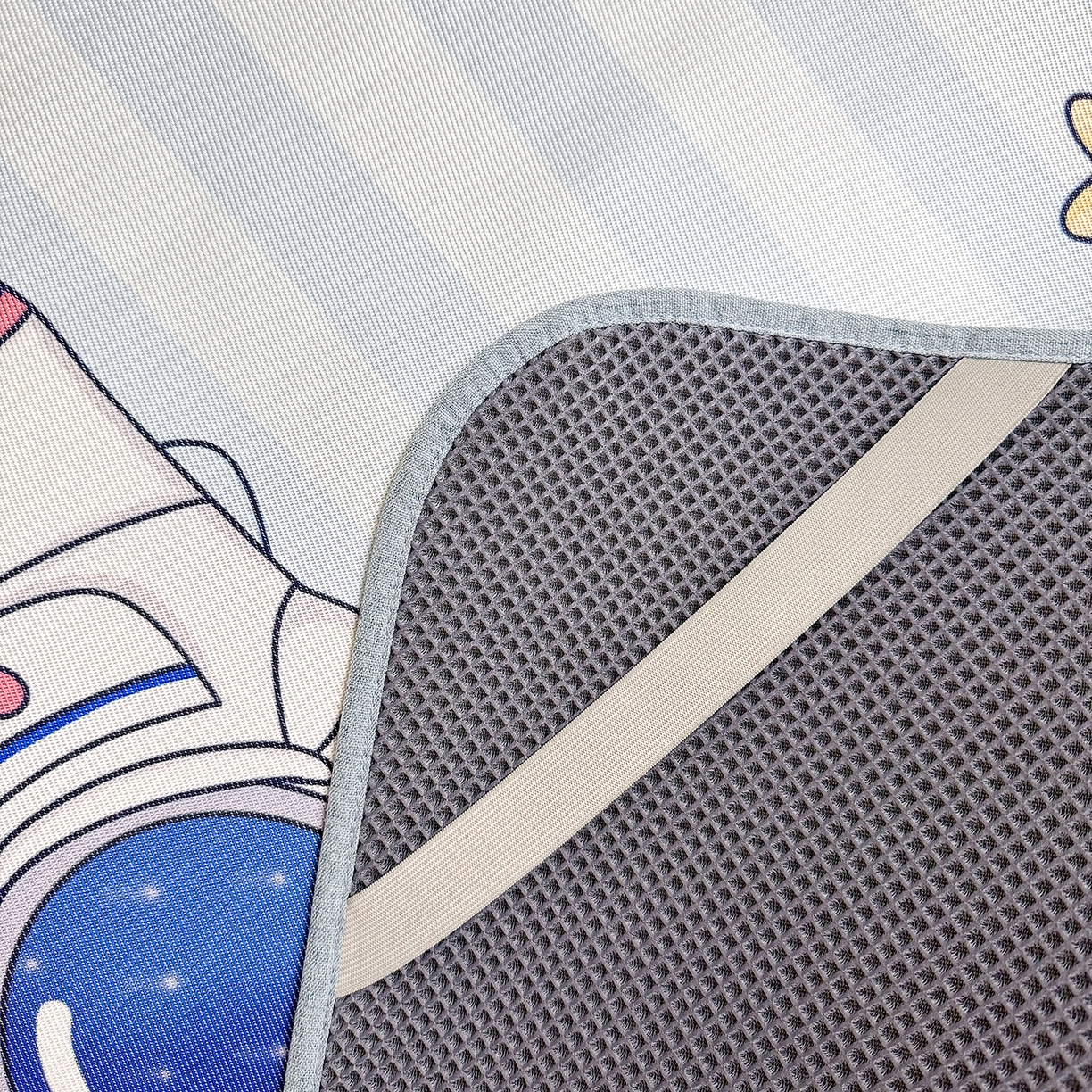 91家纺网 家纺一手货源 找家纺 JUICY 橘滋家纺 2026新款A类北欧简约数码印花婴童冰丝席凉席 遨游太空