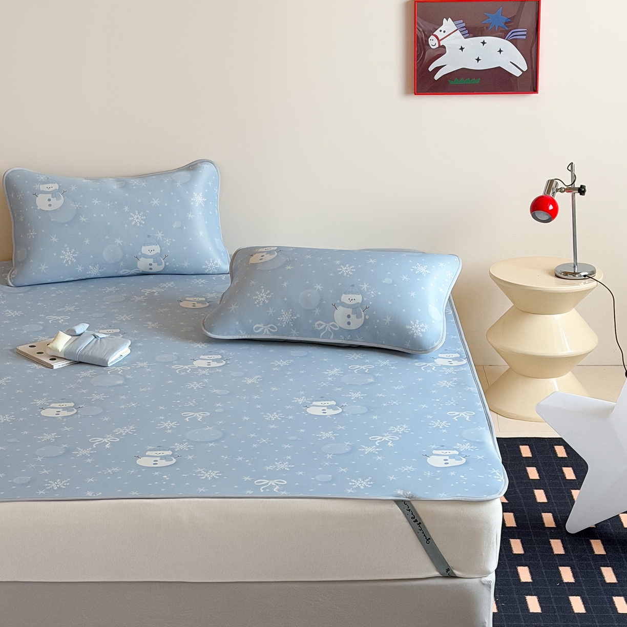 91家纺网 家纺一手货源 找家纺 JUICY 橘滋家纺 2026新款CoolAir沁氧数码印花冰感软凉席 蓝梦精灵-平席款