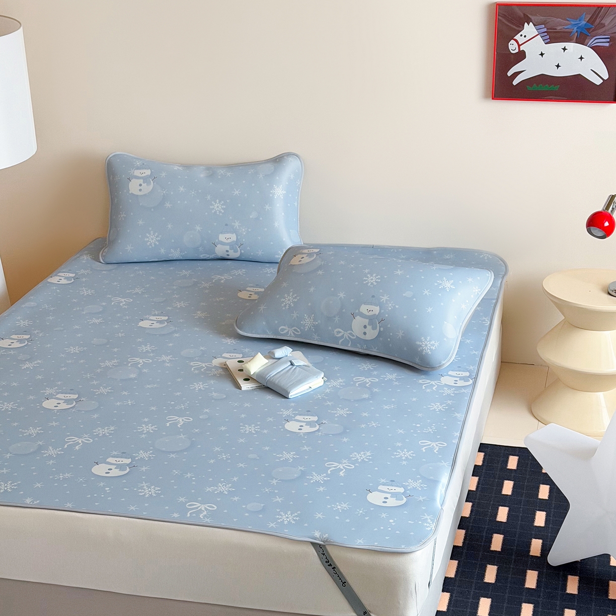 91家纺网 家纺一手货源 找家纺 JUICY 橘滋家纺 2026新款CoolAir沁氧数码印花冰感软凉席 蓝梦精灵-平席款