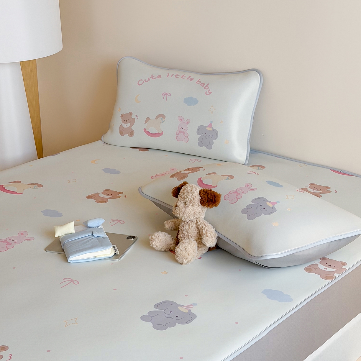 91家纺网 家纺一手货源 找家纺 JUICY 橘滋家纺 2026新款CoolAir沁氧数码印花冰感软凉席 动物寓言集-床笠款