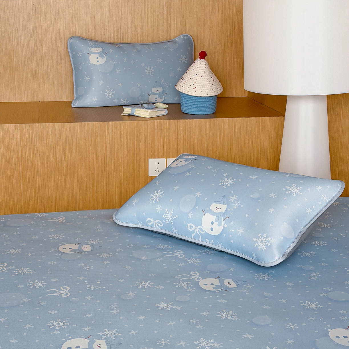 91家纺网 家纺一手货源 找家纺 JUICY 橘滋家纺 2026新款CoolAir沁氧数码印花冰感软凉席 蓝梦精灵-平席款