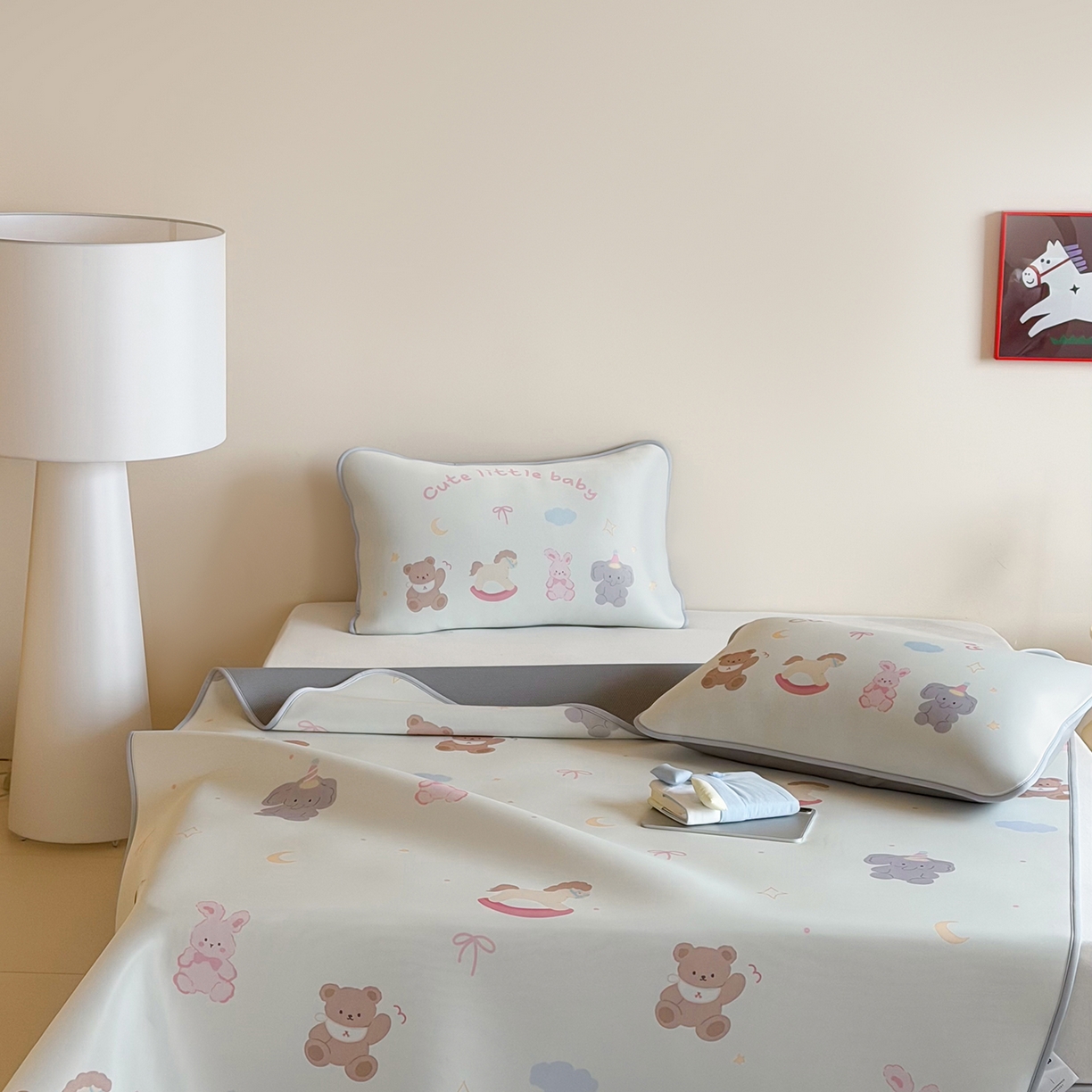 91家纺网 家纺一手货源 找家纺 JUICY 橘滋家纺 2026新款CoolAir沁氧数码印花冰感软凉席 动物寓言集-平席款