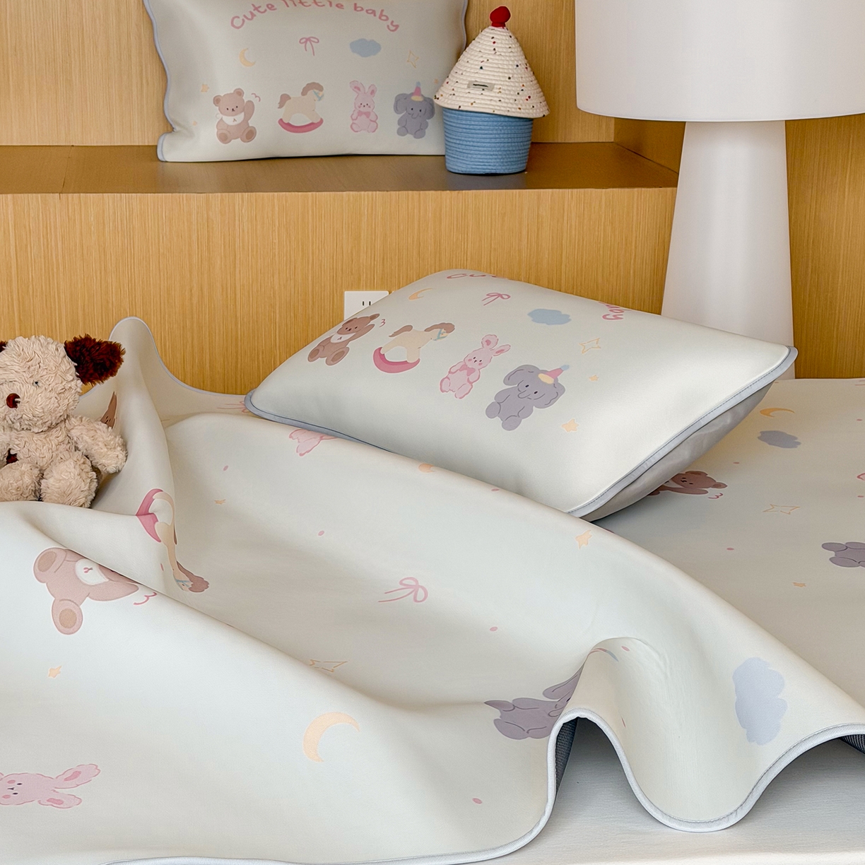 91家纺网 家纺一手货源 找家纺 JUICY 橘滋家纺 2026新款CoolAir沁氧数码印花冰感软凉席 动物寓言集-平席款