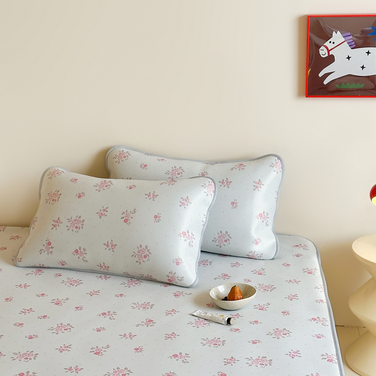 91家纺网 家纺一手货源 找家纺 JUICY 橘滋家纺 2026新款CoolAir沁氧数码印花冰感软凉席 淡粉手稿-平席款