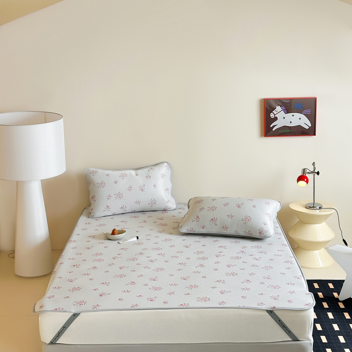 91家纺网 家纺一手货源 找家纺 JUICY 橘滋家纺 2026新款CoolAir沁氧数码印花冰感软凉席 淡粉手稿-平席款