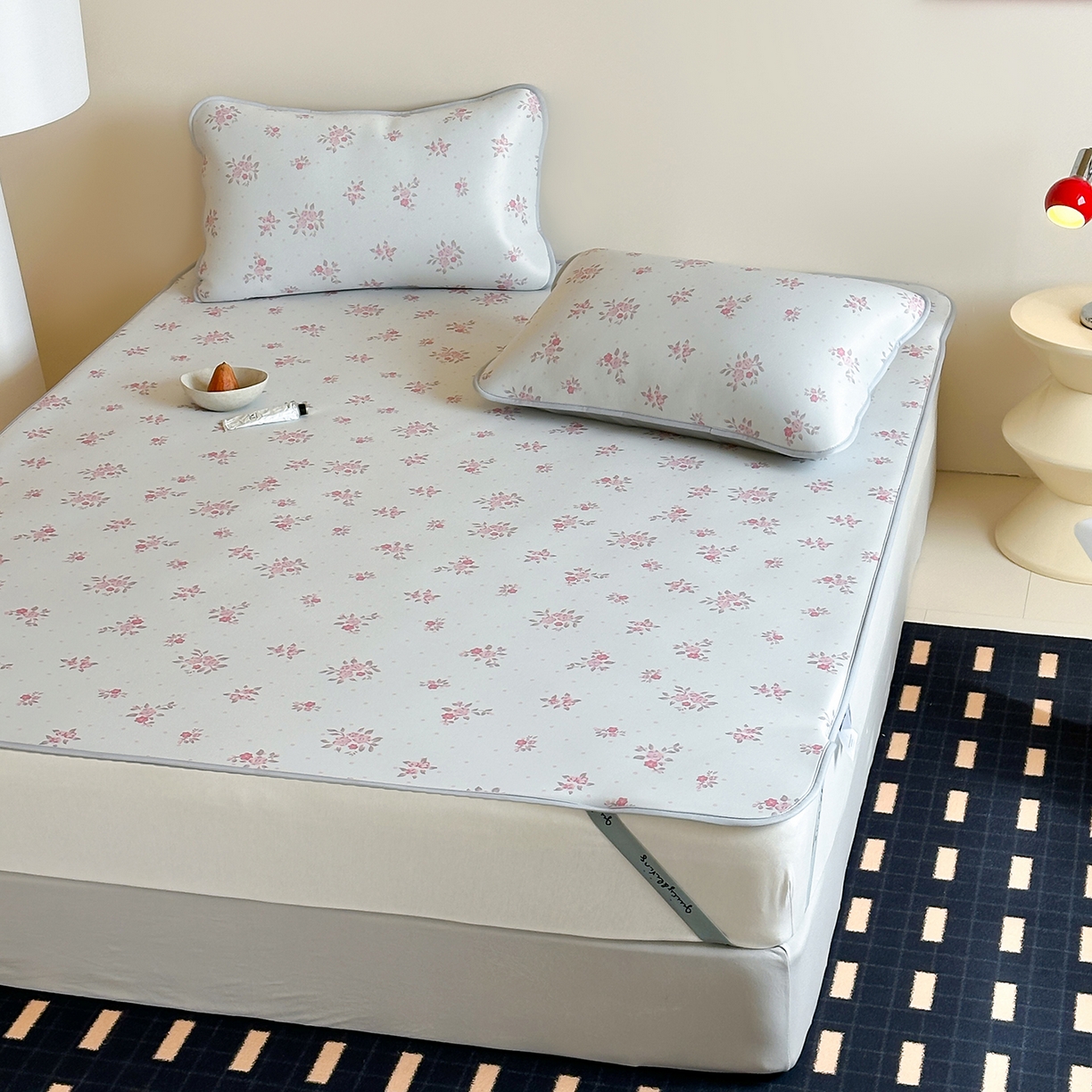 91家纺网 家纺一手货源 找家纺 JUICY 橘滋家纺 2026新款CoolAir沁氧数码印花冰感软凉席 淡粉手稿-平席款