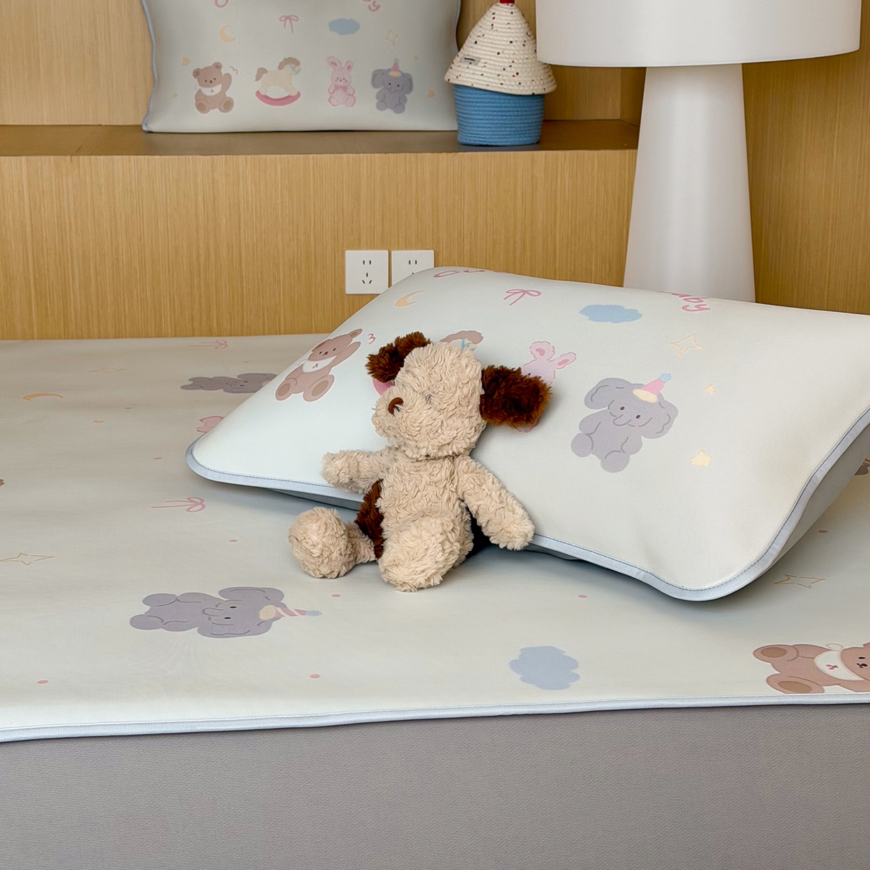 91家纺网 家纺一手货源 找家纺 JUICY 橘滋家纺 2026新款CoolAir沁氧数码印花冰感软凉席 动物寓言集-床笠款