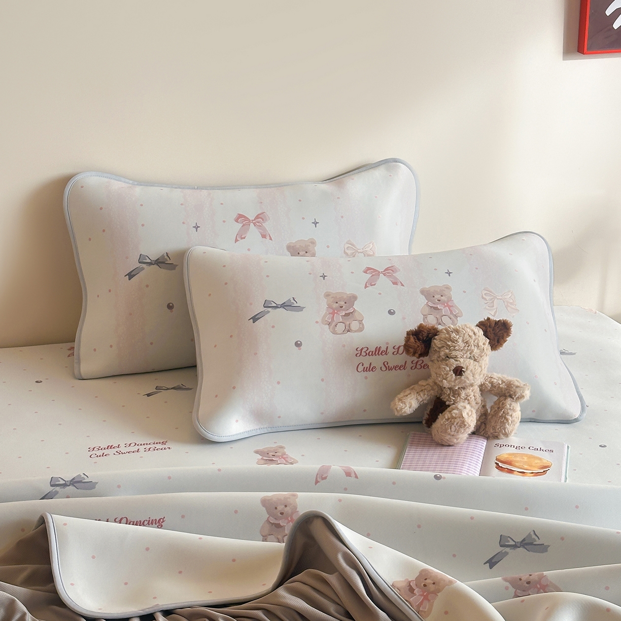 91家纺网 家纺一手货源 找家纺 JUICY 橘滋家纺 2026新款CoolAir沁氧数码印花冰感软凉席 珍珠小熊-床笠款