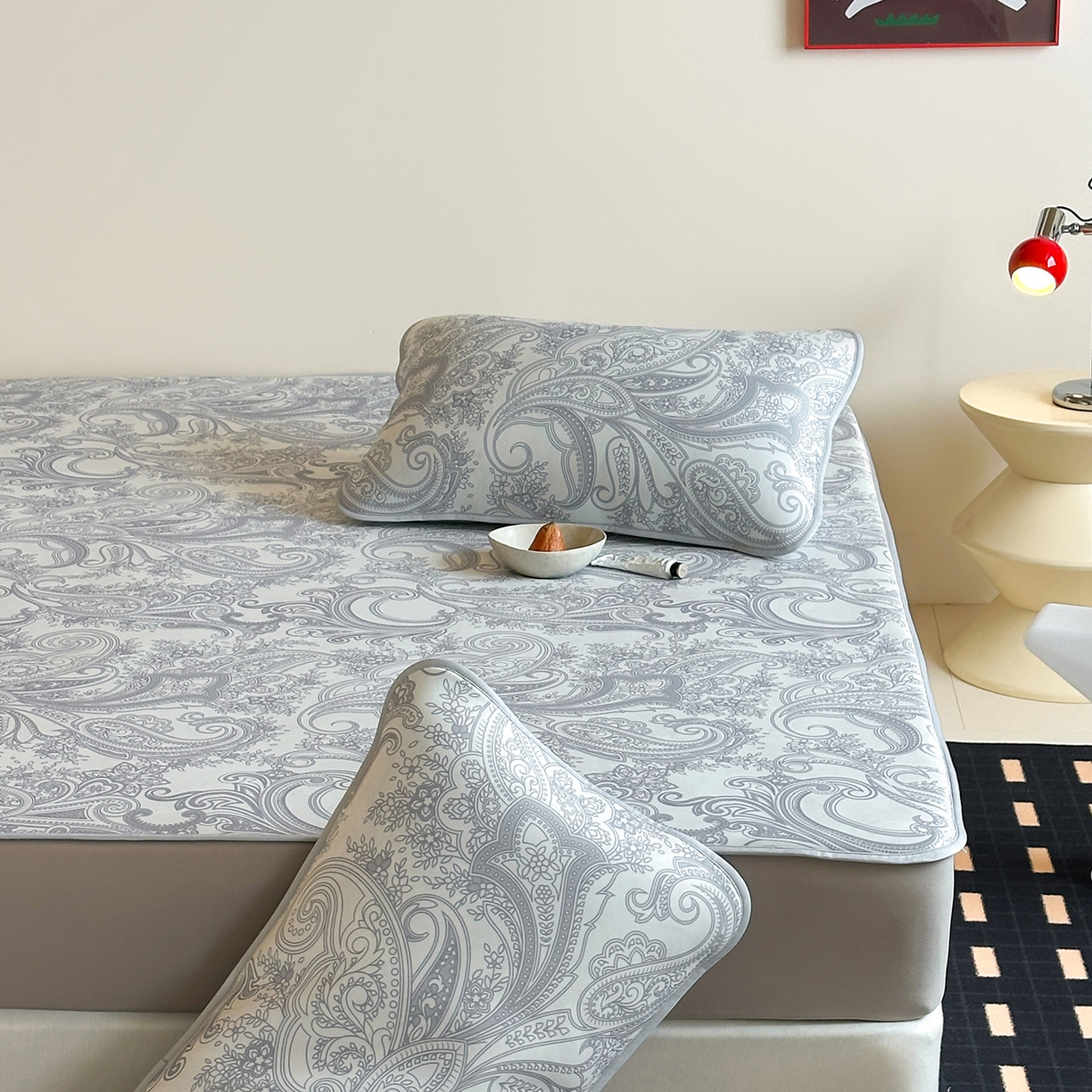 91家纺网 家纺一手货源 找家纺 JUICY 橘滋家纺 2026新款CoolAir沁氧数码印花冰感软凉席 佩斯利-床笠款