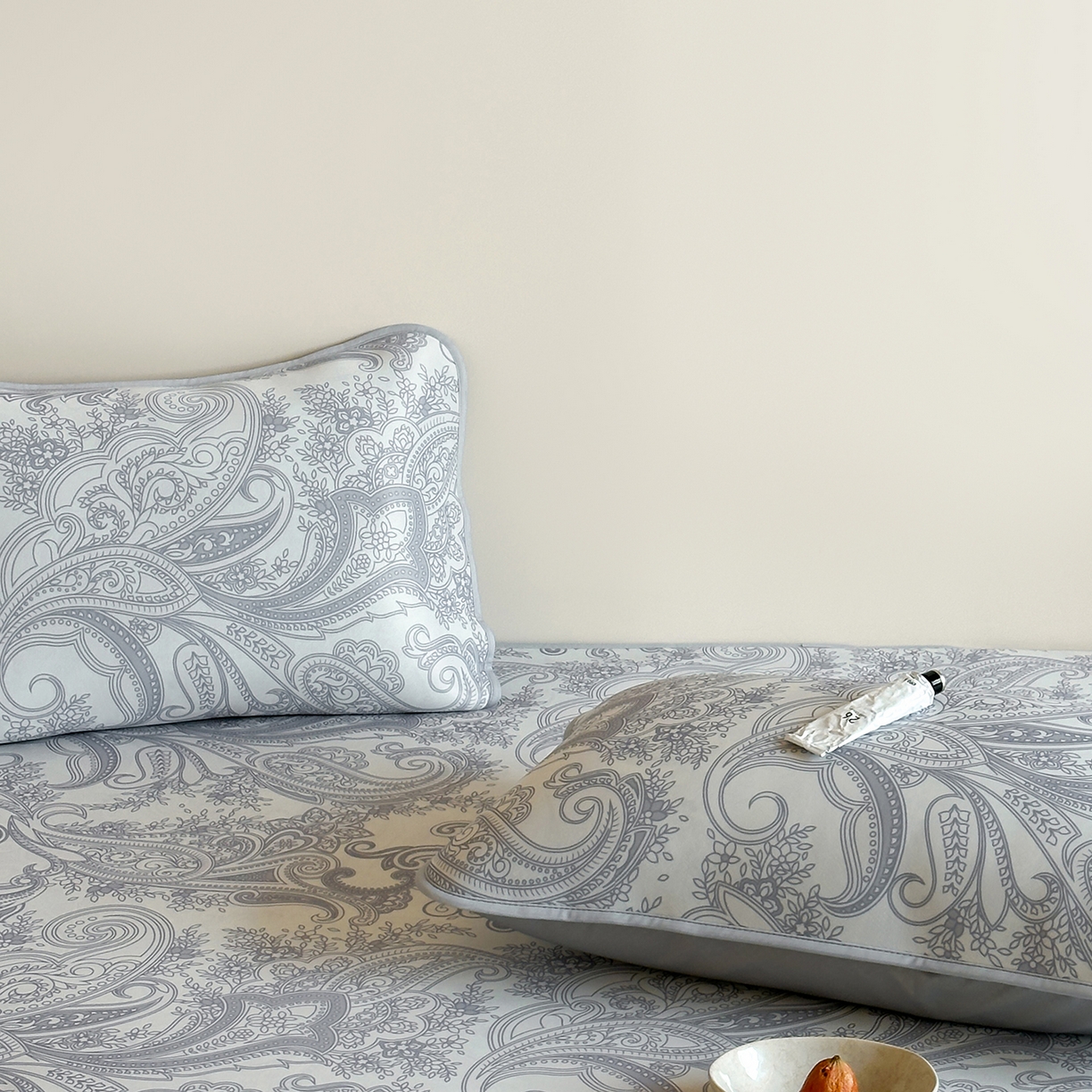 91家纺网 家纺一手货源 找家纺 JUICY 橘滋家纺 2026新款CoolAir沁氧数码印花冰感软凉席 佩斯利-床笠款