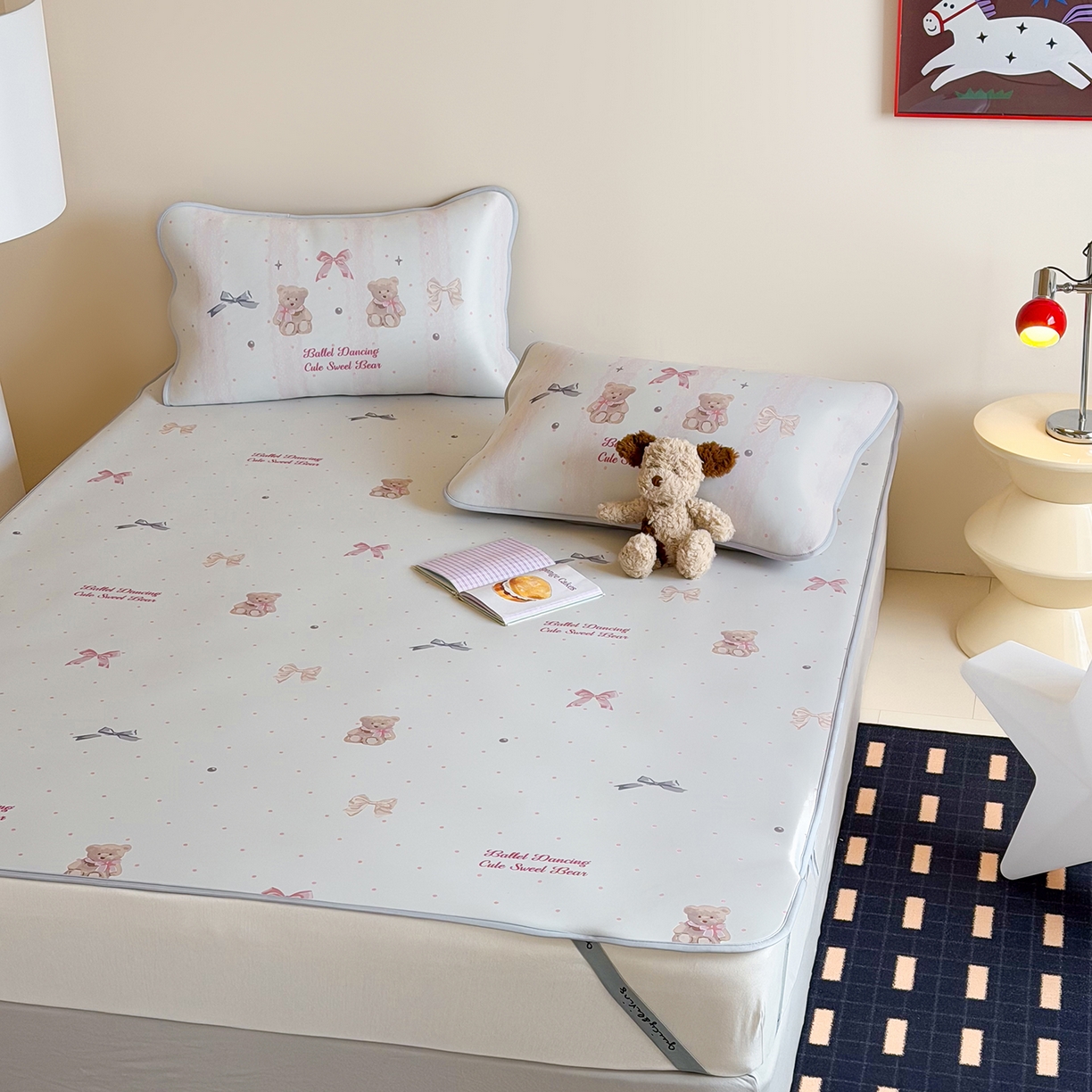 91家纺网 家纺一手货源 找家纺 JUICY 橘滋家纺 2026新款CoolAir沁氧数码印花冰感软凉席 珍珠小熊-平席款