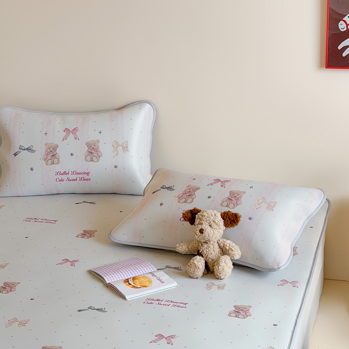 91家纺网 家纺一手货源 找家纺 JUICY 橘滋家纺 2026新款CoolAir沁氧数码印花冰感软凉席 珍珠小熊-平席款