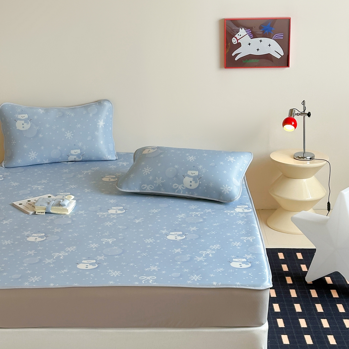 91家纺网 家纺一手货源 找家纺 JUICY 橘滋家纺 2026新款CoolAir沁氧数码印花冰感软凉席 蓝梦精灵-床笠款